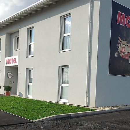 Avia Motel Bisamberg Корнойбург Екстериор снимка