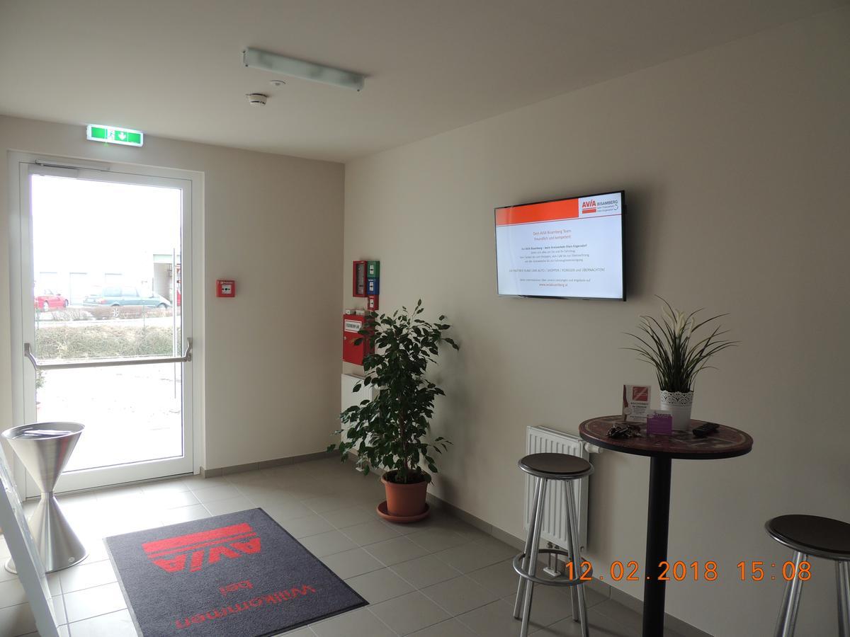 Avia Motel Bisamberg Корнойбург Екстериор снимка