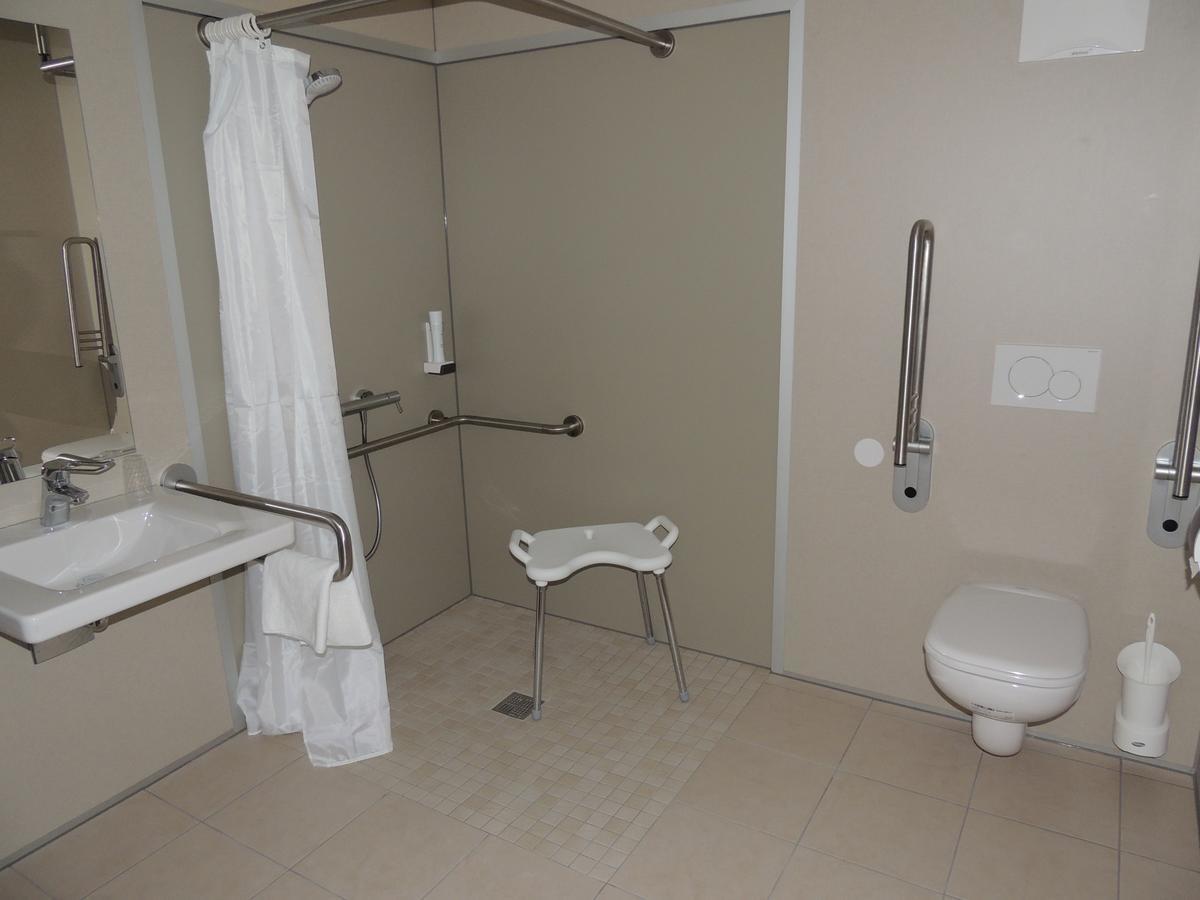 Avia Motel Bisamberg Корнойбург Екстериор снимка