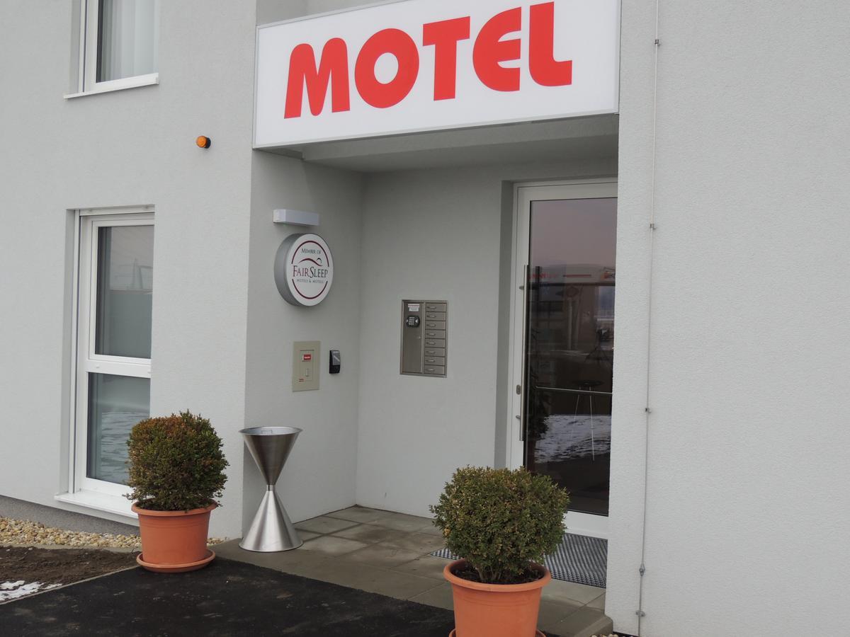 Avia Motel Bisamberg Корнойбург Екстериор снимка